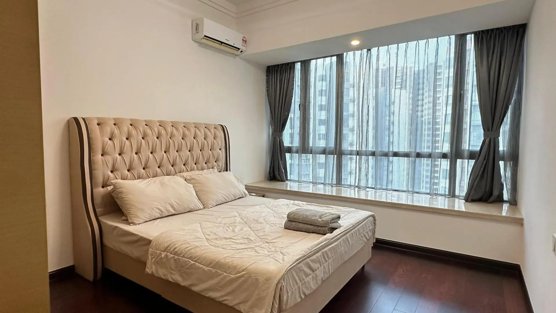 R&F 2 Bedroom 4 Pax High Floor Netflix Wifi Johor Bahru