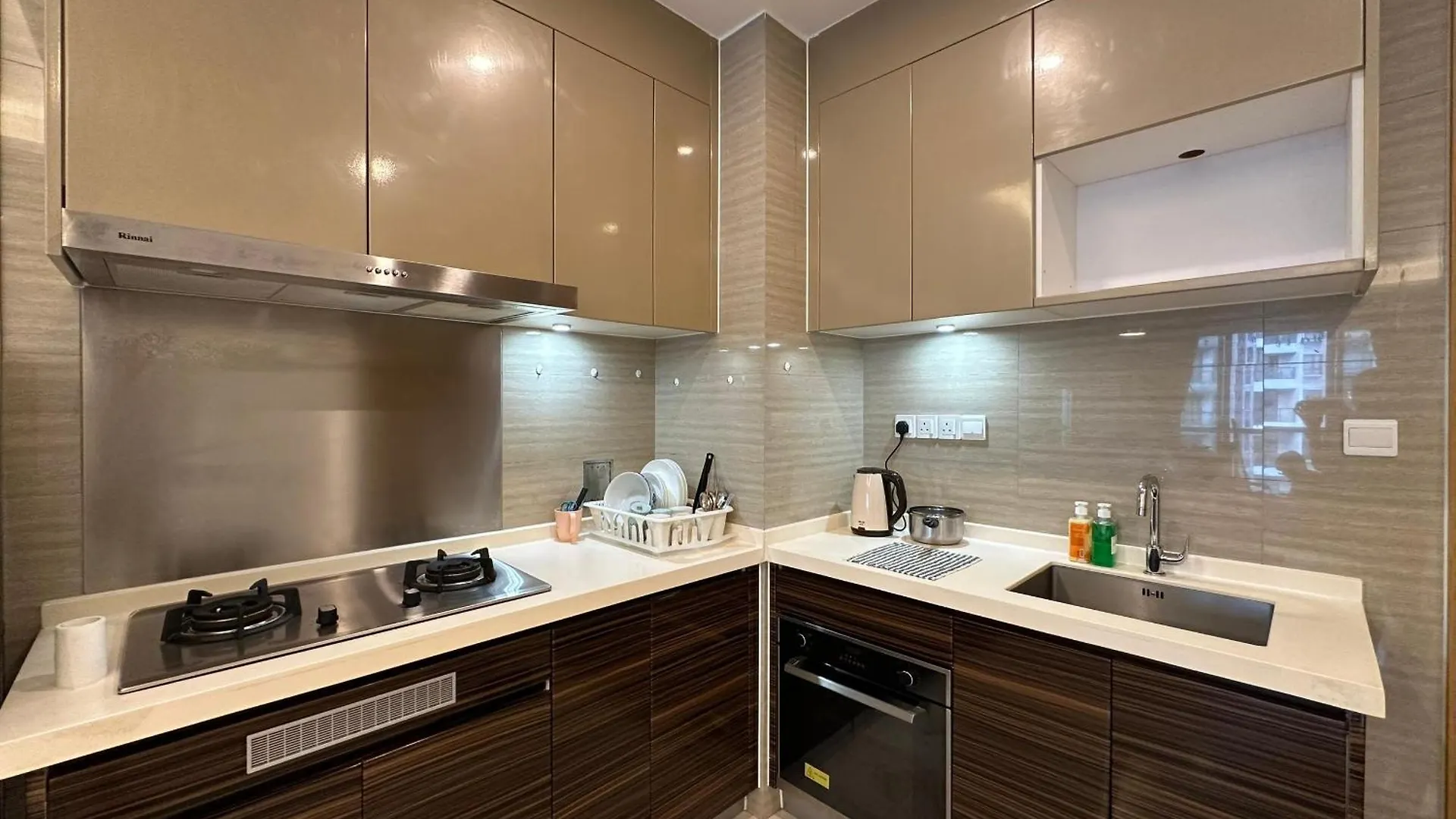 R&F 2 Bedroom 4 Pax High Floor Netflix Wifi Johor Bahru Apartment