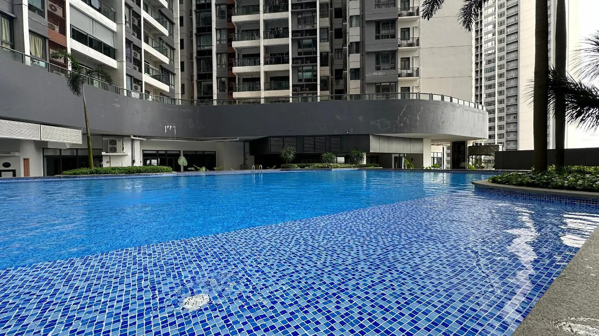 R&F 2 Bedroom 4 Pax High Floor Netflix Wifi Johor Bahru 0*,