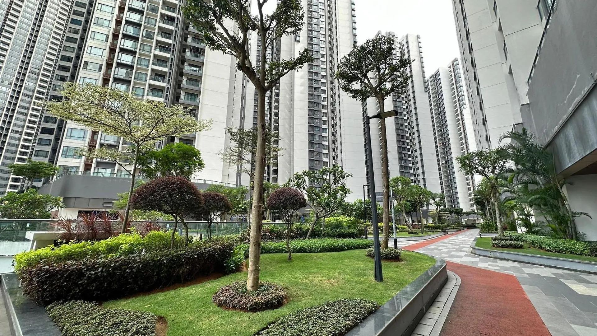 R&F 2 Bedroom 4 Pax High Floor Netflix Wifi Johor Bahru Apartment